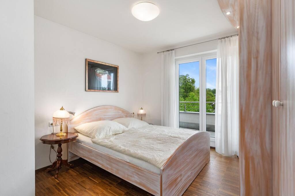 Sonnige Penthousewohnung - Ruhig Und Mit Seeblick Apartment *